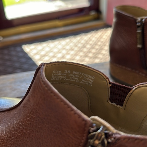 New Dansko Makara Boots - Picture 3 of 16